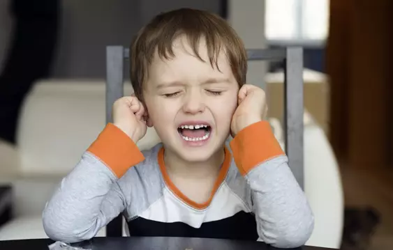 ChildhoodAsthma_BoyWithPainfulEars.jpg