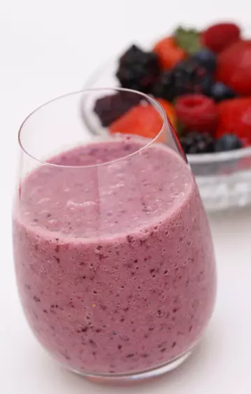 FemaleAthlete_ProteinShake.jpg