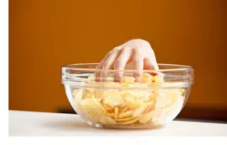 article_other_handinchips.jpg