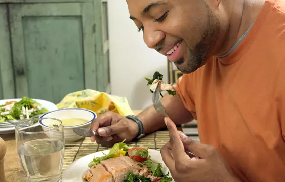 GlutenFreeFDA_ManEatingHealthyMeal.jpg