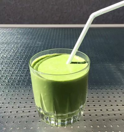 3SpringSmoothies_2final.jpg