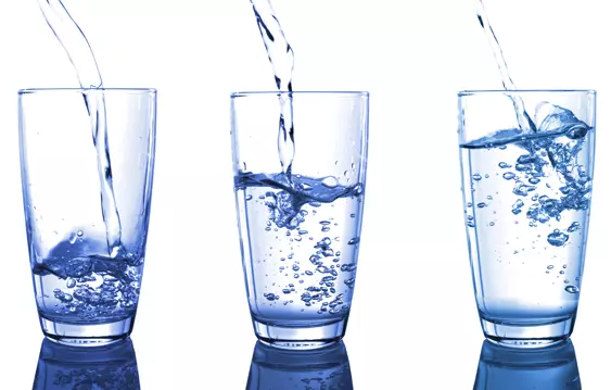 Anorexia-CompulsiveExercise_GlassesOfWater.jpg