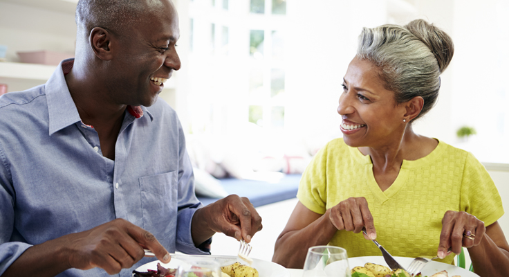 ReduceCancerRisk_CoupleEatingDinner.jpg
